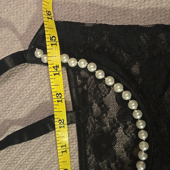 Stylish Black Lace Lingerie bustier with Garters – Size L - Picture 11 of 12